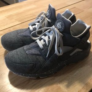 Nike Men’s Air Huarache Tech Fleece Sneakers